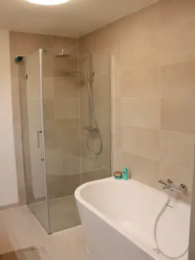 badkamer renovatie eindhoven tegelwerk vloer wanden en sanitair montage