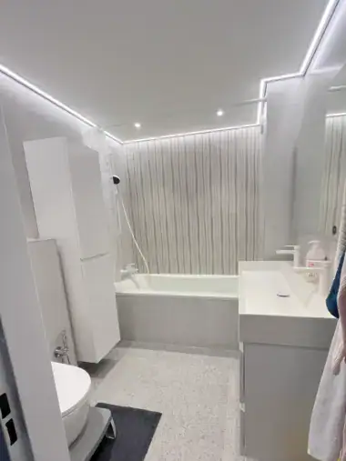badkamer renovatie tilburg badkamer met ligbad toilet badkamer meubel