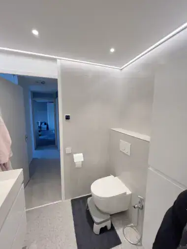 badkamer renovatie tilburg inclusief plafond stukwerk en verlichting in het plafond